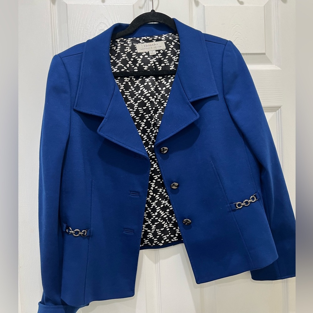 Tahari blazer